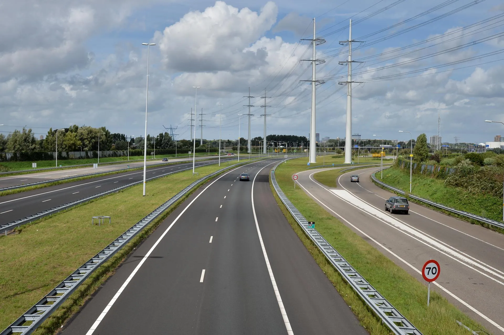Eerste stralingsarme hoogspanningsmasten voor Randstad