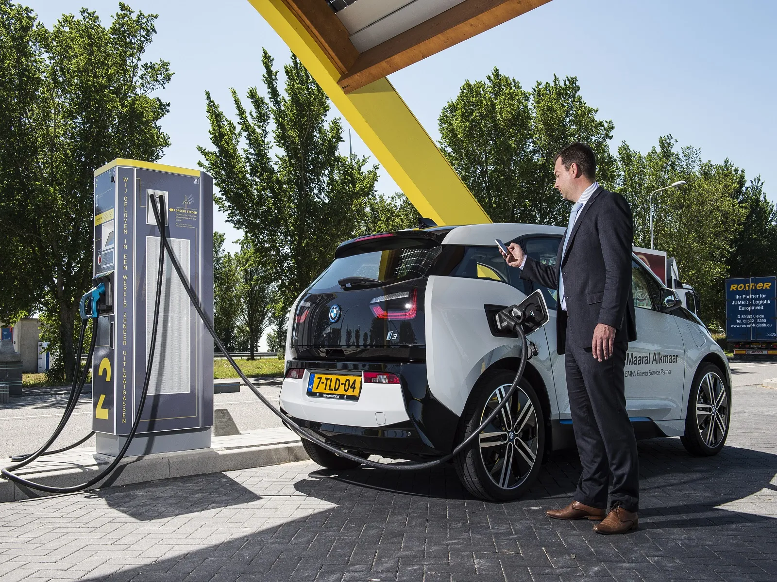 Snellaadstation elektrische voertuigen