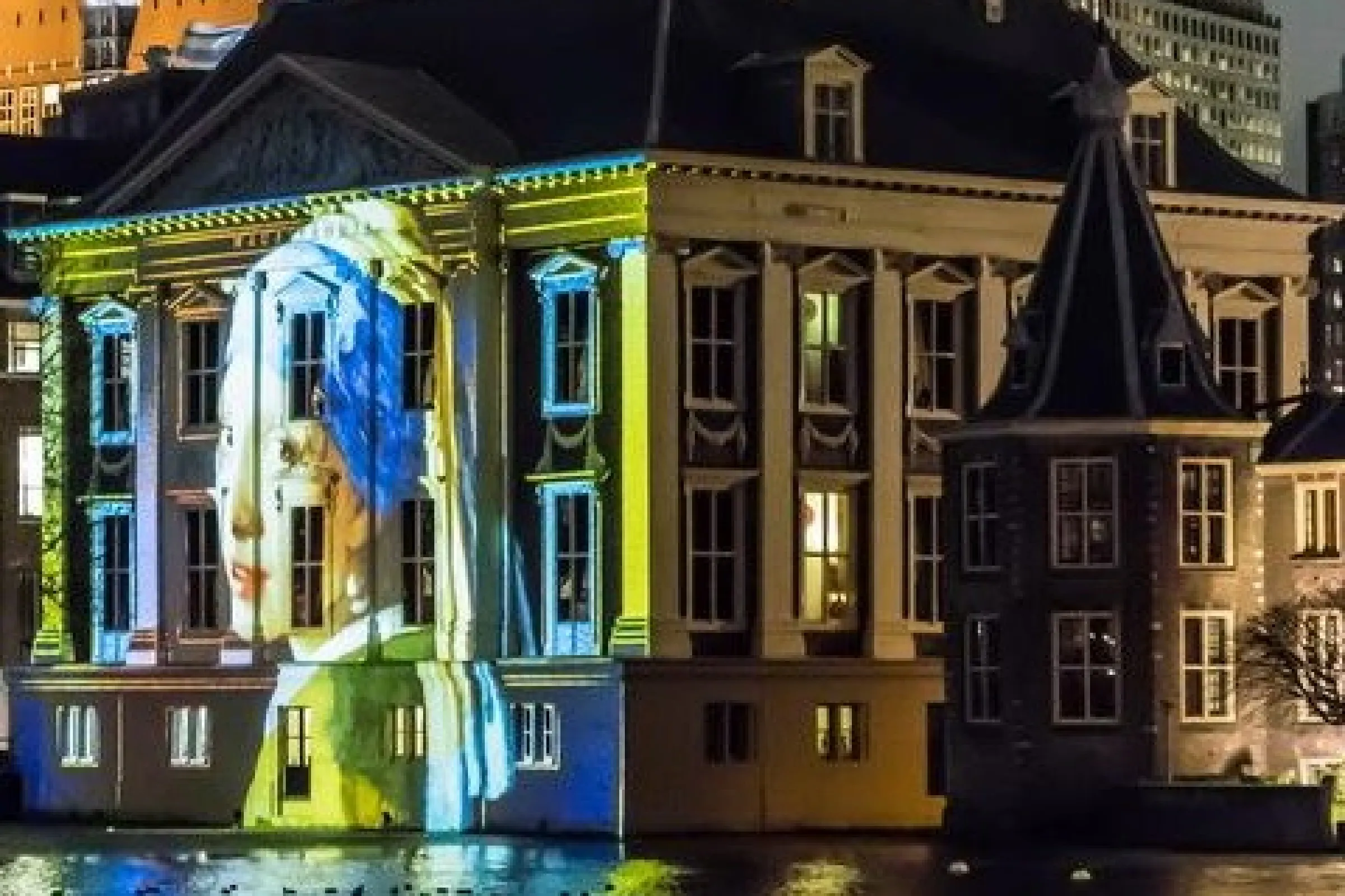 Projectie van het meisje met de parel op het Mauritshuis