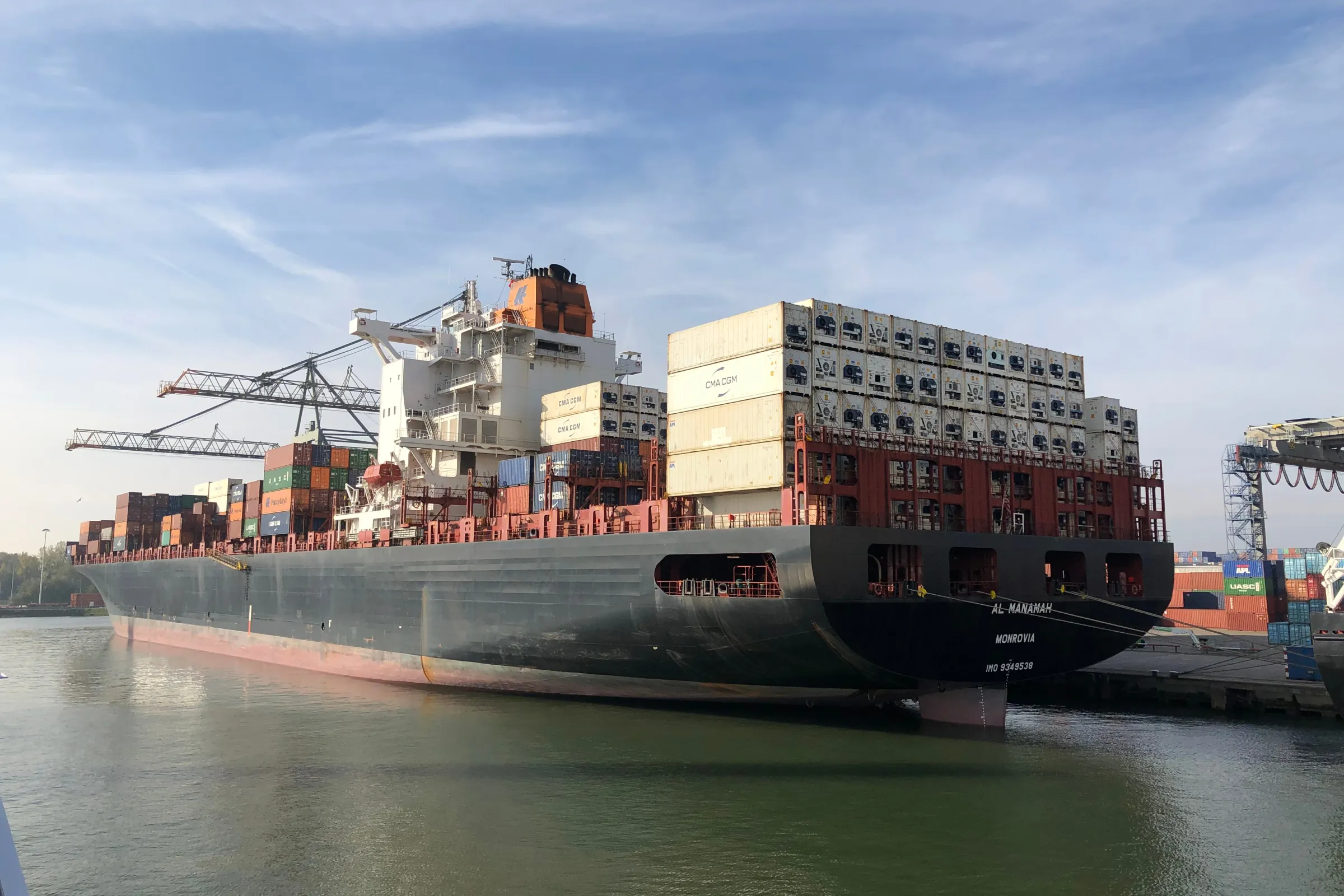 Containerschip in haven