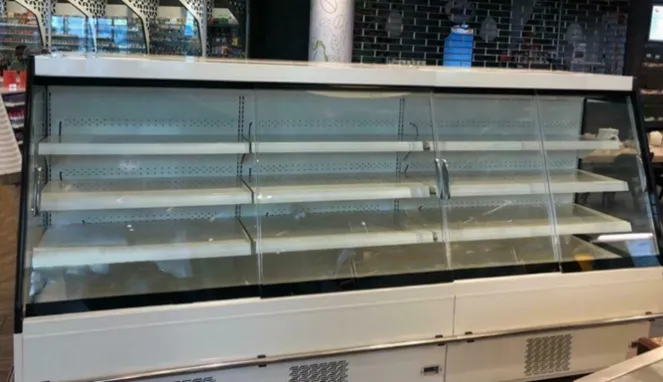 Dagafdekking bij semi-verticale koelmeubels