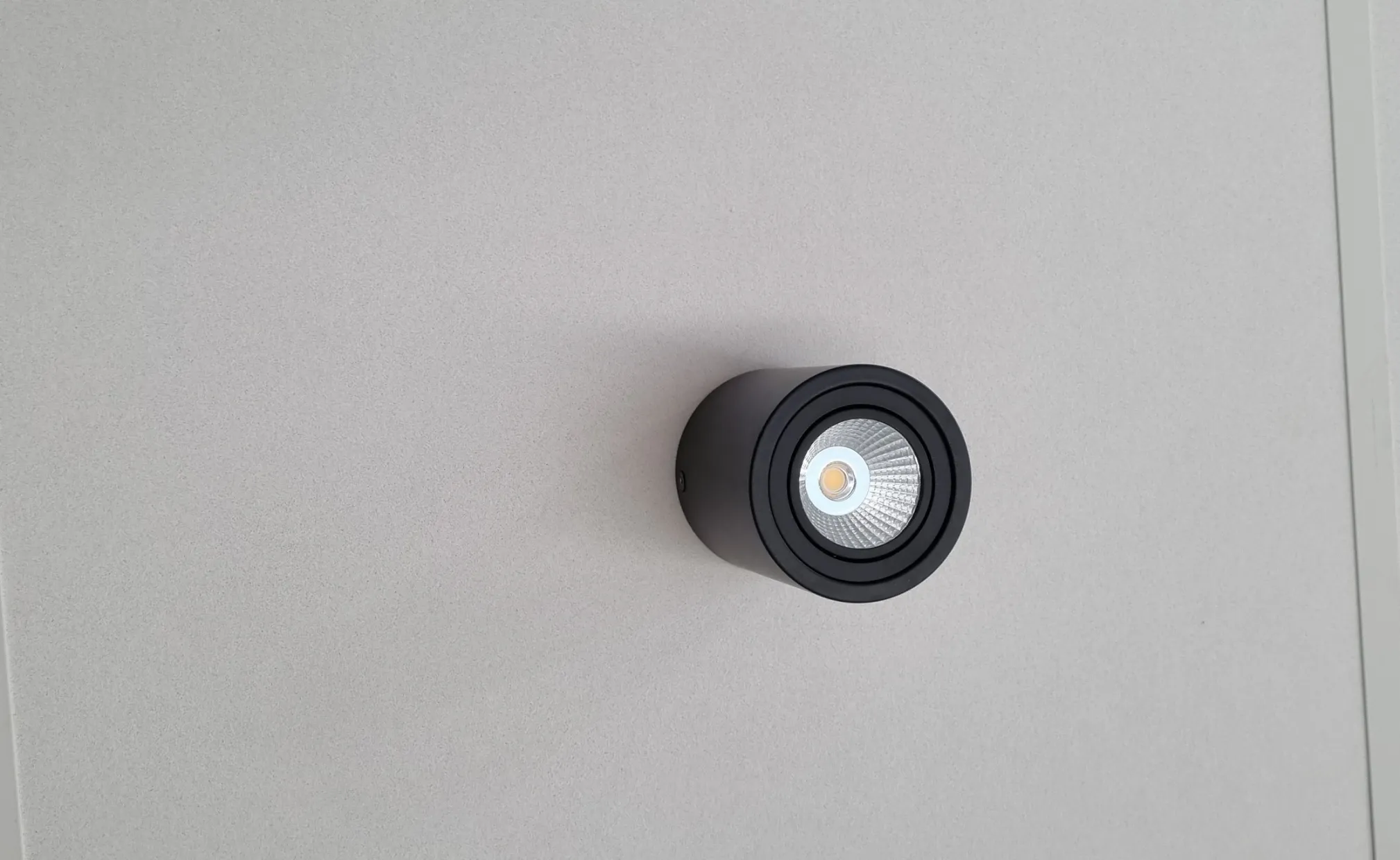 GF10 - vervang plafondspots met halogeenlampen door ledspots - EML