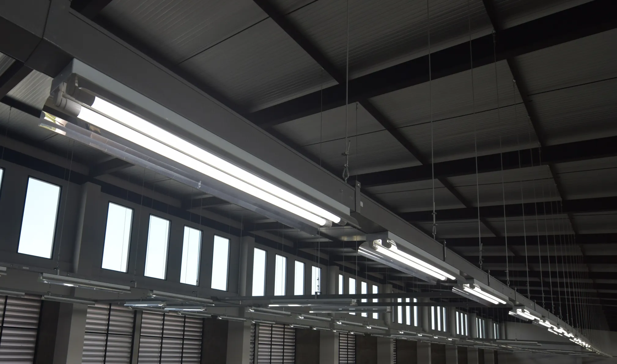 GF6 - lichtlijn met retrofit LEDbuizen - EML