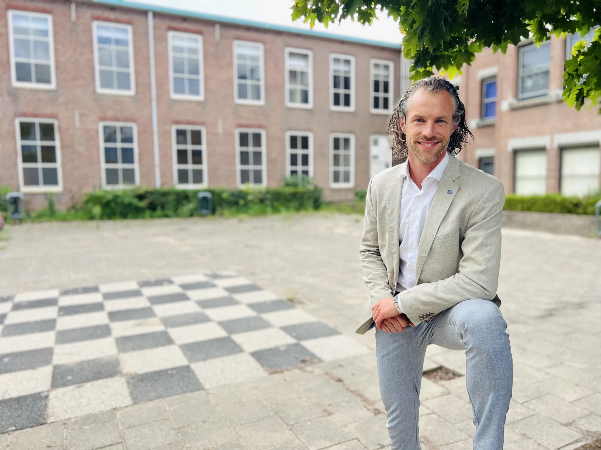 Joël Eichler bij de vroegere technische school